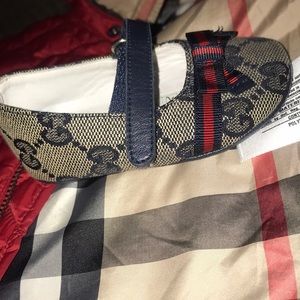 Gucci infant shoes